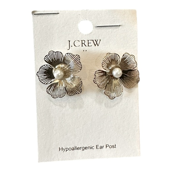 J.Crew Gold Floral Pearl Stud Earrings – Hypoallergenic Posts – NWT - Picture 3 of 4